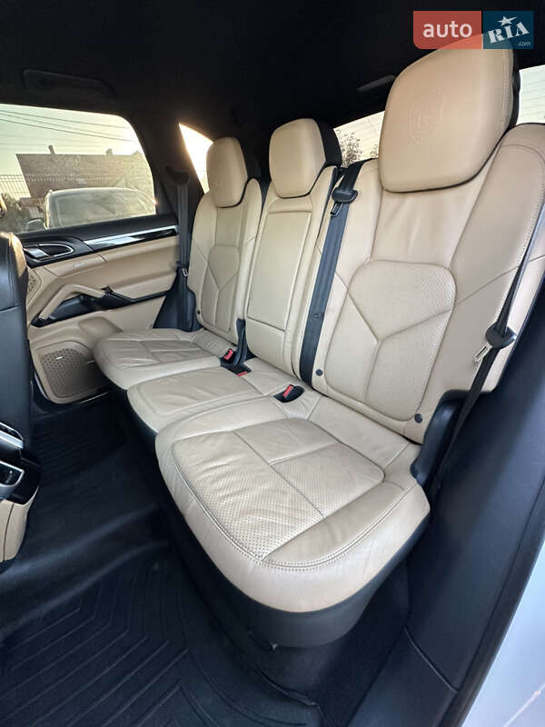 Внедорожник / Кроссовер Porsche Cayenne 2014 в Ивано-Франковске