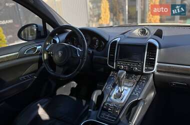 Внедорожник / Кроссовер Porsche Cayenne 2011 в 