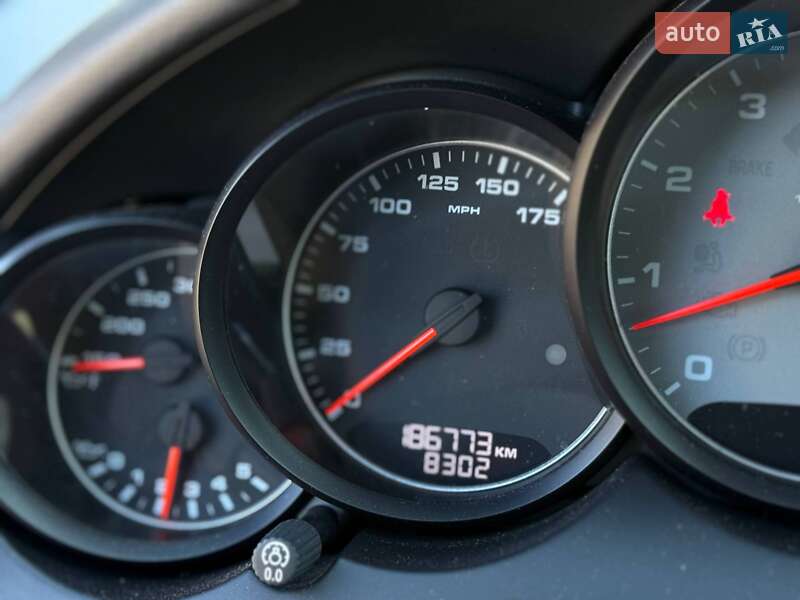 Внедорожник / Кроссовер Porsche Cayenne 2011 в Киеве