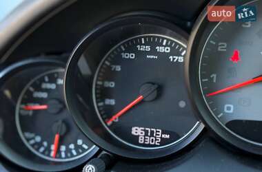 Внедорожник / Кроссовер Porsche Cayenne 2011 в 