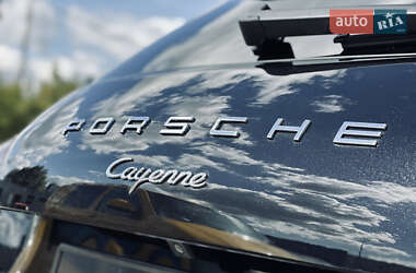 Внедорожник / Кроссовер Porsche Cayenne 2017 в 