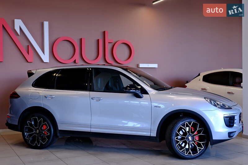 Внедорожник / Кроссовер Porsche Cayenne 2015 в Одессе