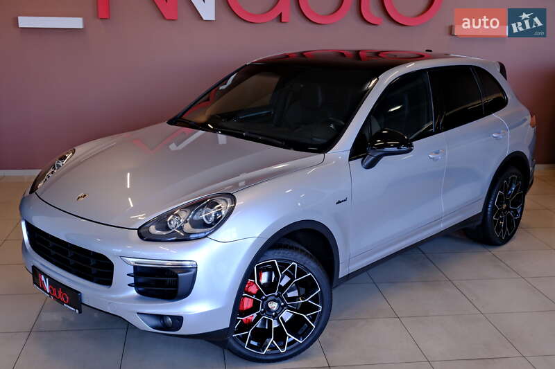 Внедорожник / Кроссовер Porsche Cayenne 2015 в Одессе