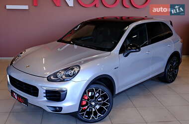 Позашляховик / Кросовер Porsche Cayenne 2015 в 