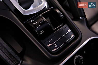 Позашляховик / Кросовер Porsche Cayenne 2015 в 
