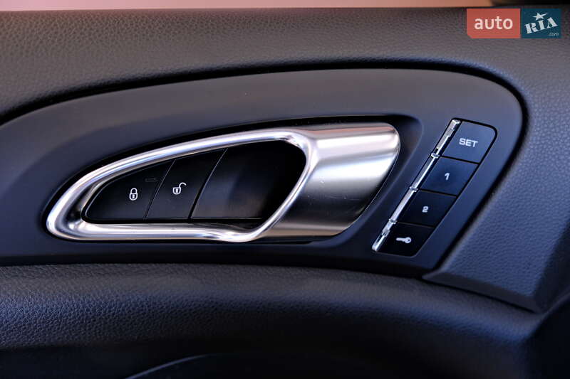 Внедорожник / Кроссовер Porsche Cayenne 2015 в Одессе