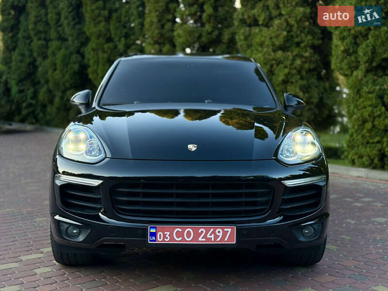 Внедорожник / Кроссовер Porsche Cayenne 2015 в Тернополе