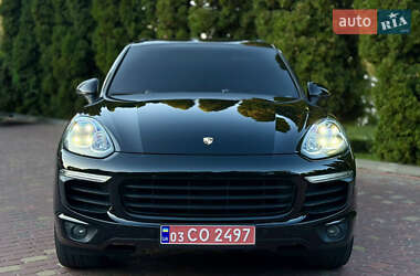 Позашляховик / Кросовер Porsche Cayenne 2015 в 