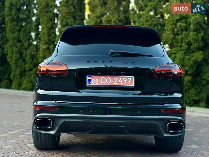 Внедорожник / Кроссовер Porsche Cayenne 2015 в Тернополе