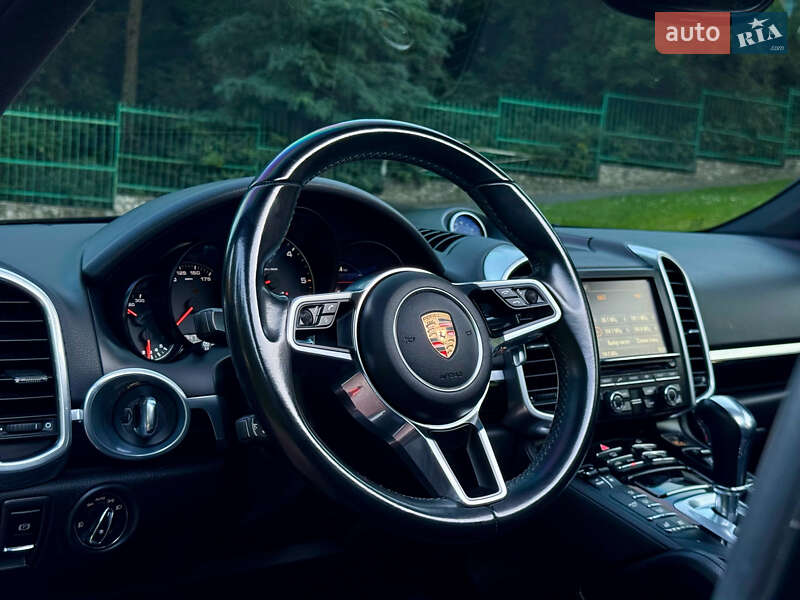 Внедорожник / Кроссовер Porsche Cayenne 2015 в Тернополе