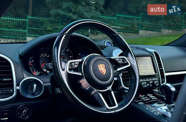Позашляховик / Кросовер Porsche Cayenne 2015 в 