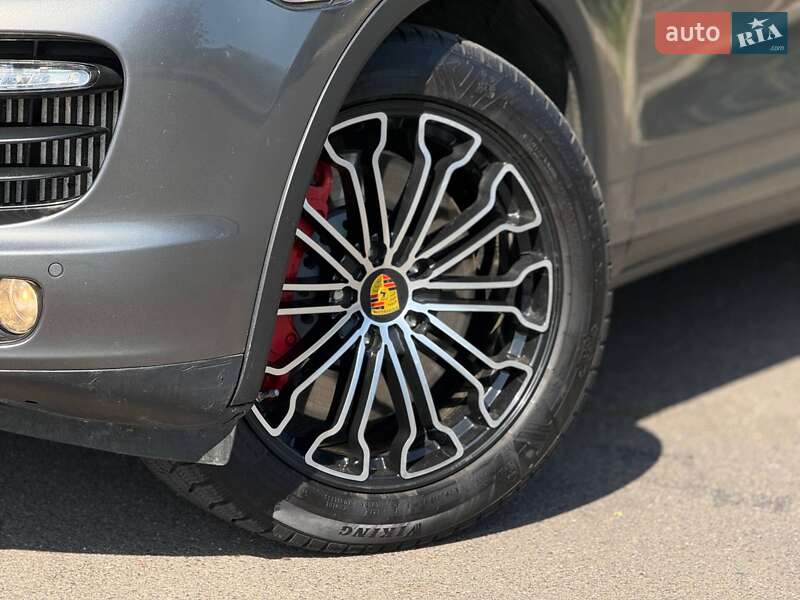 Внедорожник / Кроссовер Porsche Cayenne 2010 в Кривом Роге