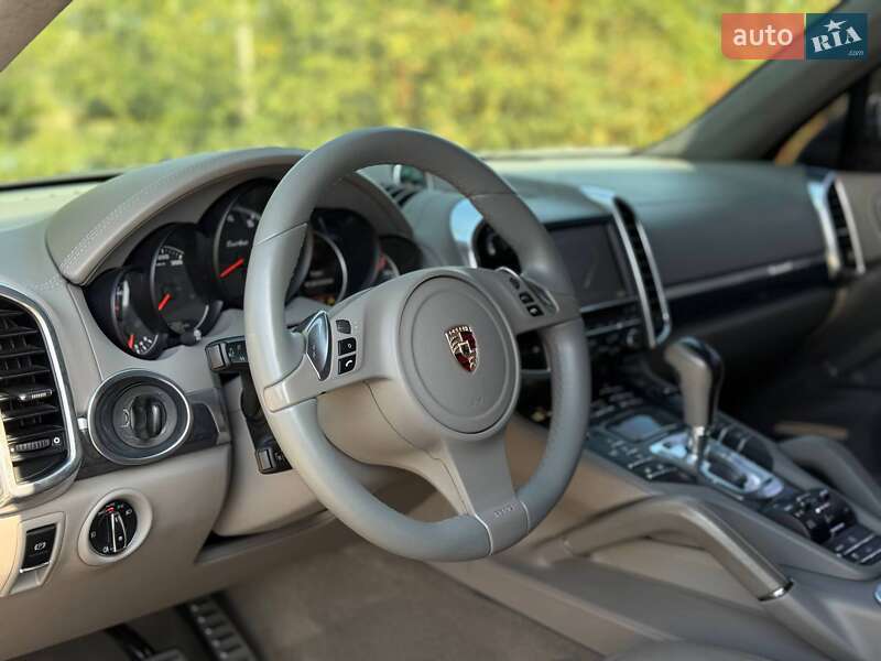 Внедорожник / Кроссовер Porsche Cayenne 2010 в Кривом Роге