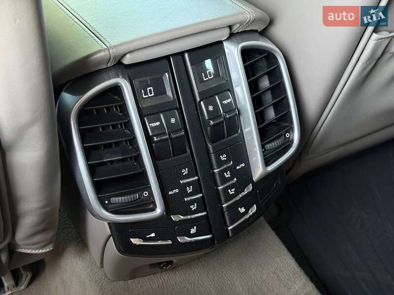 Внедорожник / Кроссовер Porsche Cayenne 2010 в Кривом Роге