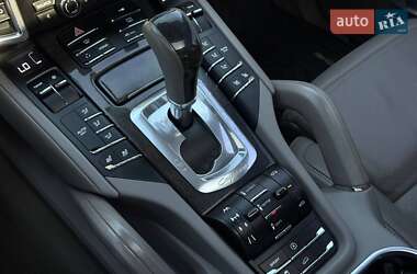 Позашляховик / Кросовер Porsche Cayenne 2010 в 