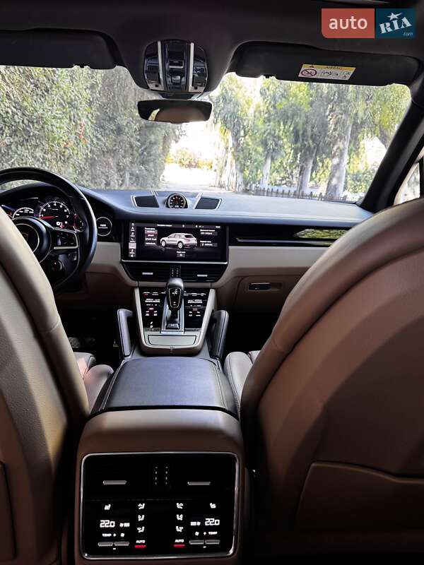Позашляховик / Кросовер Porsche Cayenne 2018 в Києві