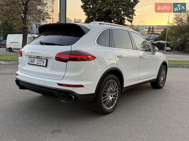 Внедорожник / Кроссовер Porsche Cayenne 2016 в Киеве