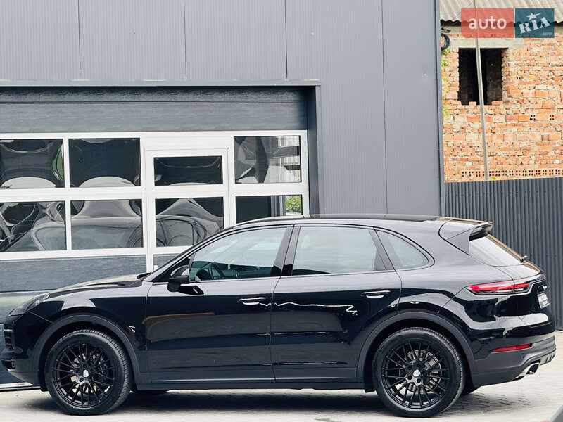 Позашляховик / Кросовер Porsche Cayenne 2018 в Мукачевому