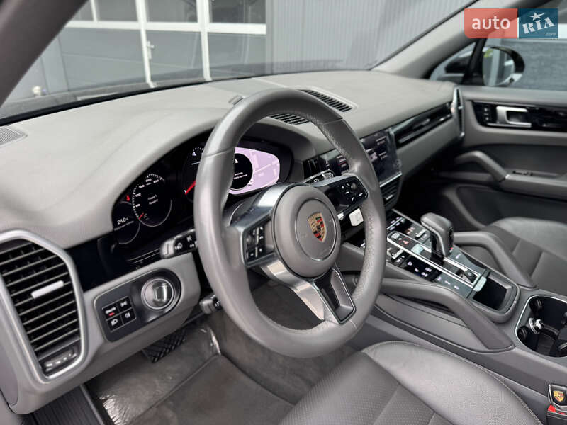 Позашляховик / Кросовер Porsche Cayenne 2018 в Мукачевому