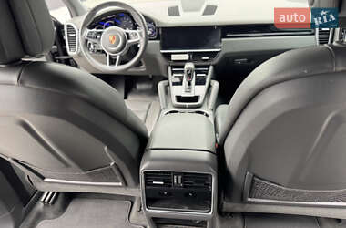 Позашляховик / Кросовер Porsche Cayenne 2018 в 