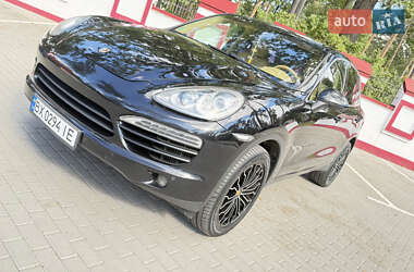 Внедорожник / Кроссовер Porsche Cayenne 2012 в 