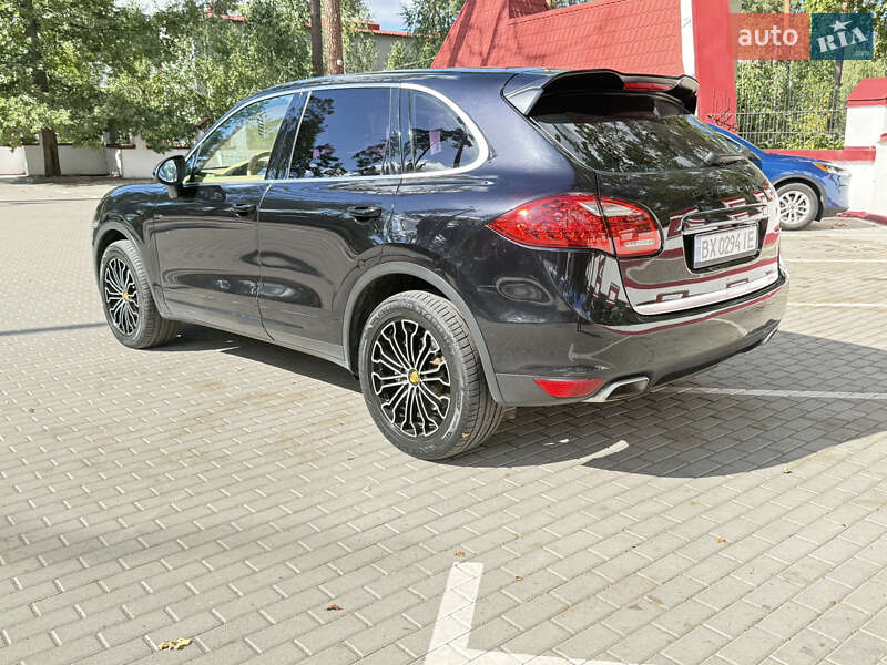 Внедорожник / Кроссовер Porsche Cayenne 2012 в Киеве фото 14 Внедорожник / Кроссовер Porsche Cayenne 2012 в Киеве
