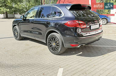 Внедорожник / Кроссовер Porsche Cayenne 2012 в 