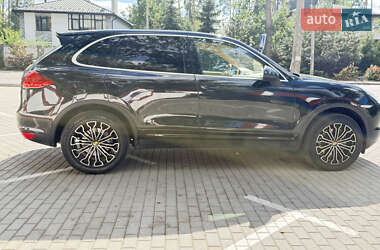 Внедорожник / Кроссовер Porsche Cayenne 2012 в 