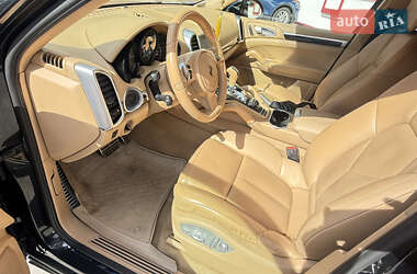 Внедорожник / Кроссовер Porsche Cayenne 2012 в 