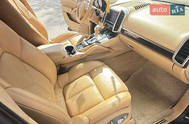 Внедорожник / Кроссовер Porsche Cayenne 2012 в 