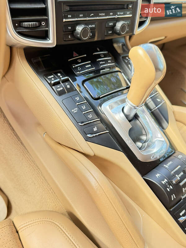Внедорожник / Кроссовер Porsche Cayenne 2012 в Киеве фото 43 Внедорожник / Кроссовер Porsche Cayenne 2012 в Киеве