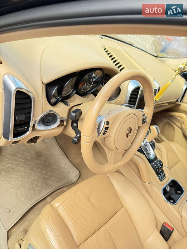 Внедорожник / Кроссовер Porsche Cayenne 2012 в Киеве фото 44 Внедорожник / Кроссовер Porsche Cayenne 2012 в Киеве