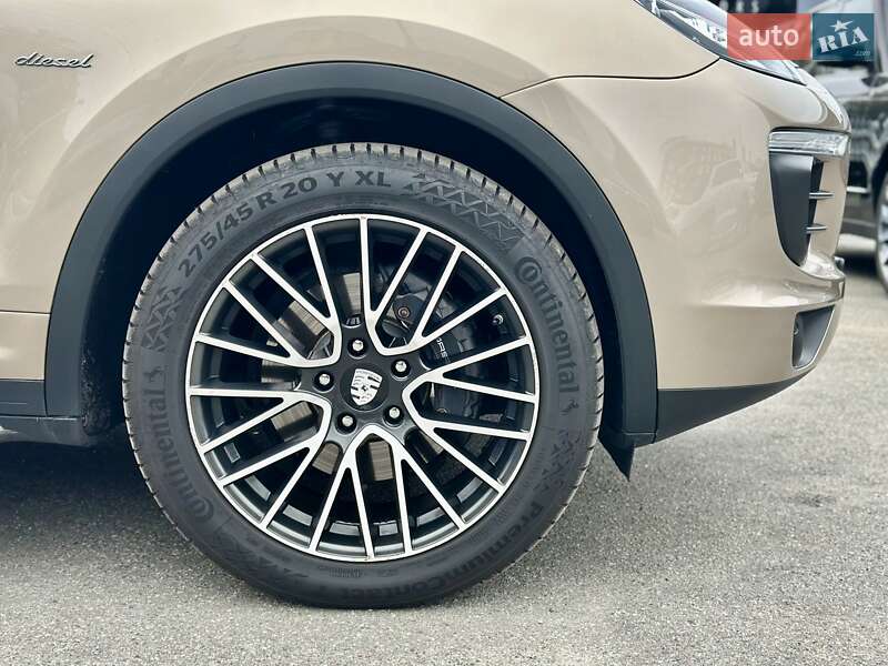 Внедорожник / Кроссовер Porsche Cayenne 2015 в Киеве фото 4 Внедорожник / Кроссовер Porsche Cayenne 2015 в Киеве
