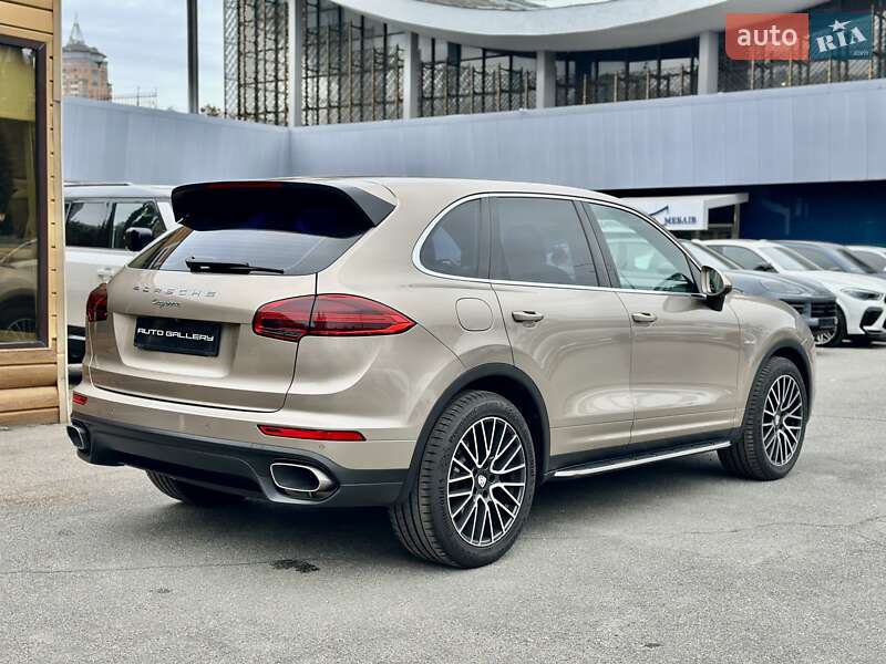 Внедорожник / Кроссовер Porsche Cayenne 2015 в Киеве фото 6 Внедорожник / Кроссовер Porsche Cayenne 2015 в Киеве