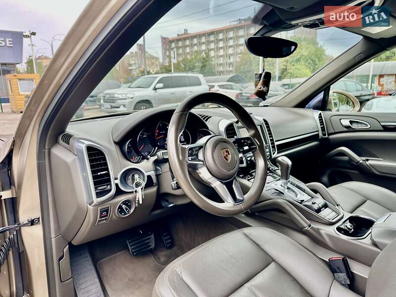 Внедорожник / Кроссовер Porsche Cayenne 2015 в Киеве фото 15 Внедорожник / Кроссовер Porsche Cayenne 2015 в Киеве
