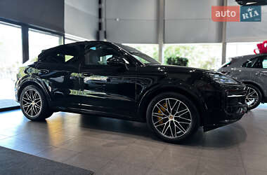 Внедорожник / Кроссовер Porsche Cayenne 2024 в 