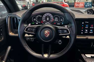 Внедорожник / Кроссовер Porsche Cayenne 2024 в 