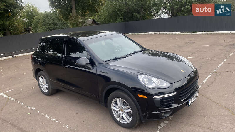 Позашляховик / Кросовер Porsche Cayenne 2016 в Чернігові