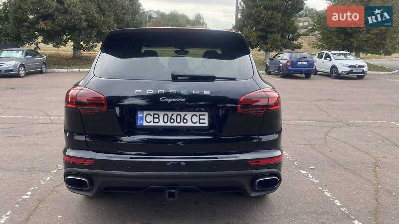 Позашляховик / Кросовер Porsche Cayenne 2016 в Чернігові