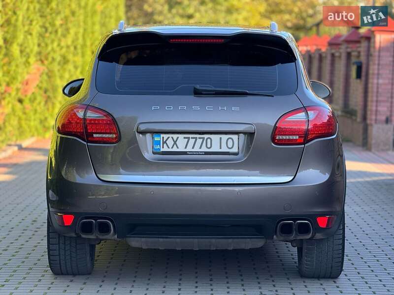 Внедорожник / Кроссовер Porsche Cayenne 2013 в Коростене