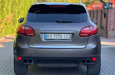 Позашляховик / Кросовер Porsche Cayenne 2013 в 