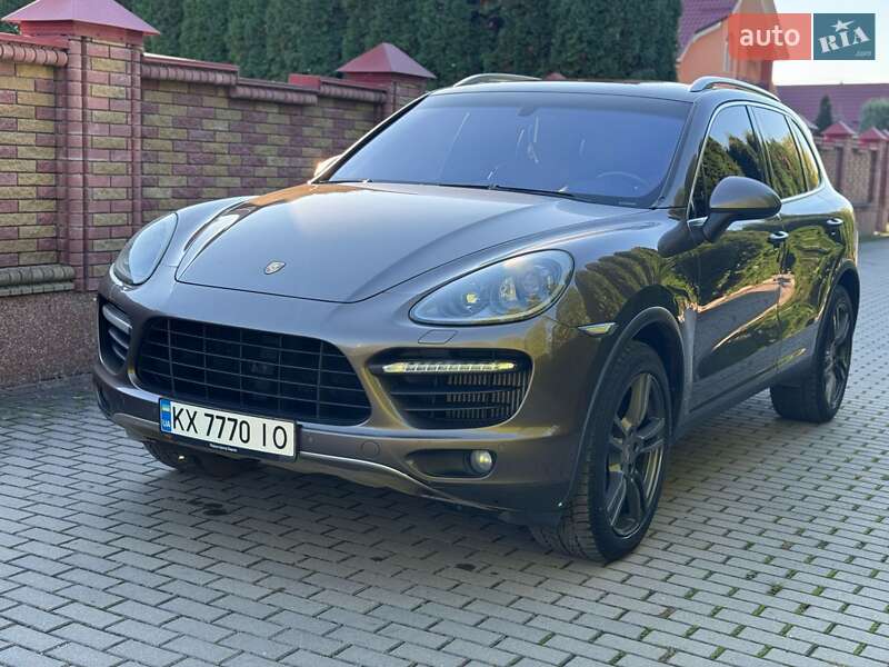 Внедорожник / Кроссовер Porsche Cayenne 2013 в Коростене