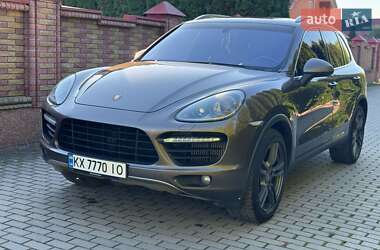 Позашляховик / Кросовер Porsche Cayenne 2013 в 