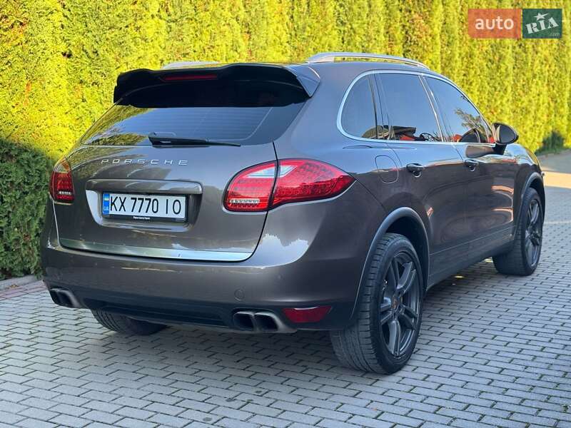 Внедорожник / Кроссовер Porsche Cayenne 2013 в Коростене