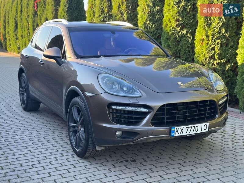 Внедорожник / Кроссовер Porsche Cayenne 2013 в Коростене