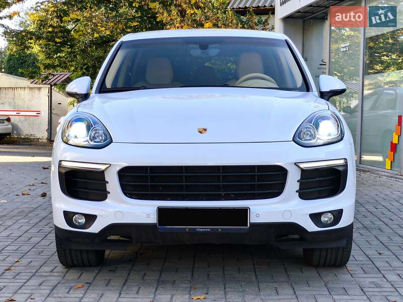 Внедорожник / Кроссовер Porsche Cayenne 2016 в Днепре фото 4 Внедорожник / Кроссовер Porsche Cayenne 2016 в Днепре