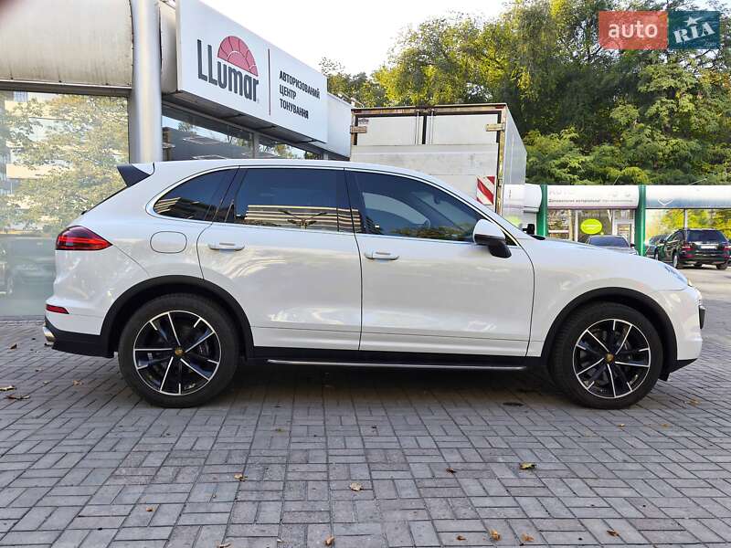 Внедорожник / Кроссовер Porsche Cayenne 2016 в Днепре фото 6 Внедорожник / Кроссовер Porsche Cayenne 2016 в Днепре