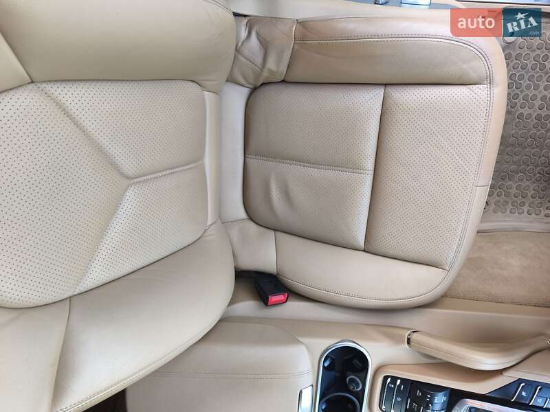 Внедорожник / Кроссовер Porsche Cayenne 2016 в Днепре фото 12 Внедорожник / Кроссовер Porsche Cayenne 2016 в Днепре