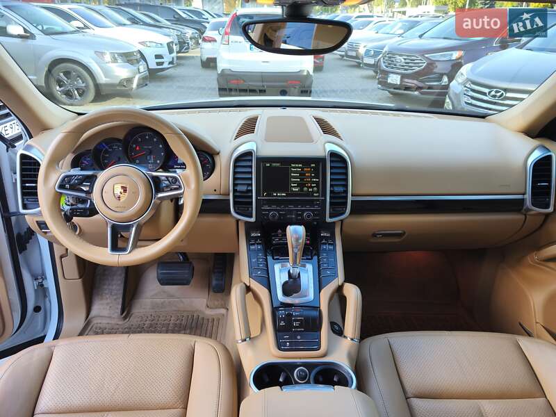 Внедорожник / Кроссовер Porsche Cayenne 2016 в Днепре фото 17 Внедорожник / Кроссовер Porsche Cayenne 2016 в Днепре