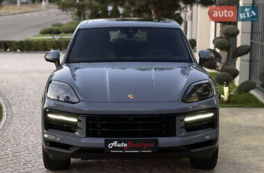 Позашляховик / Кросовер Porsche Cayenne 2023 в 